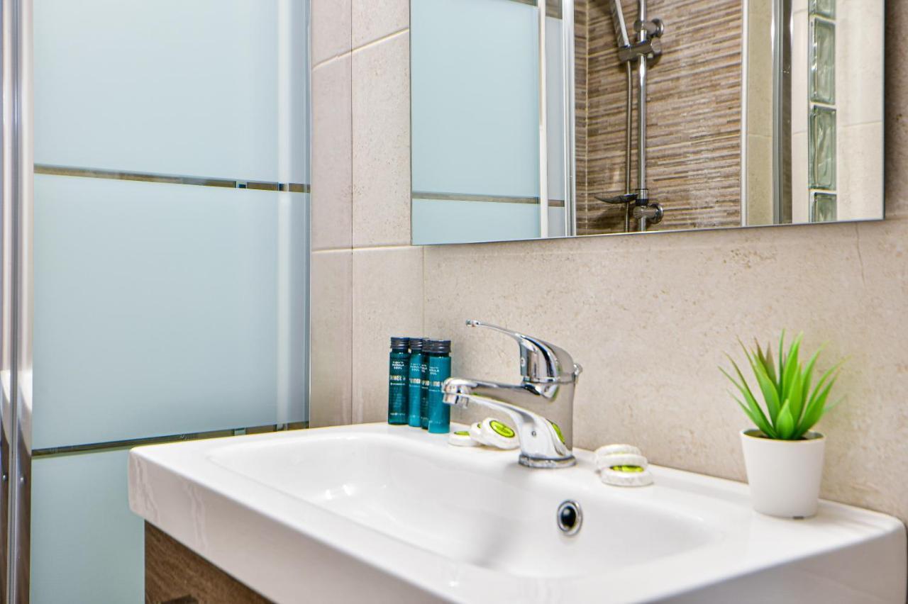 Pleasant Flat Next To Panormou Metro Station Apartment Athens Ngoại thất bức ảnh